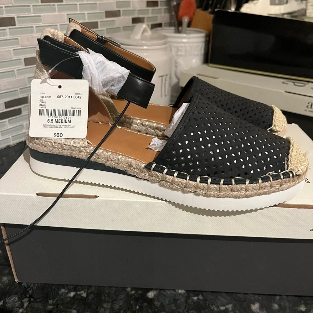A.N.A. Women's Carrie Wedge Sandals, Black, Size 6.5 NWT - Picture 4 of 6